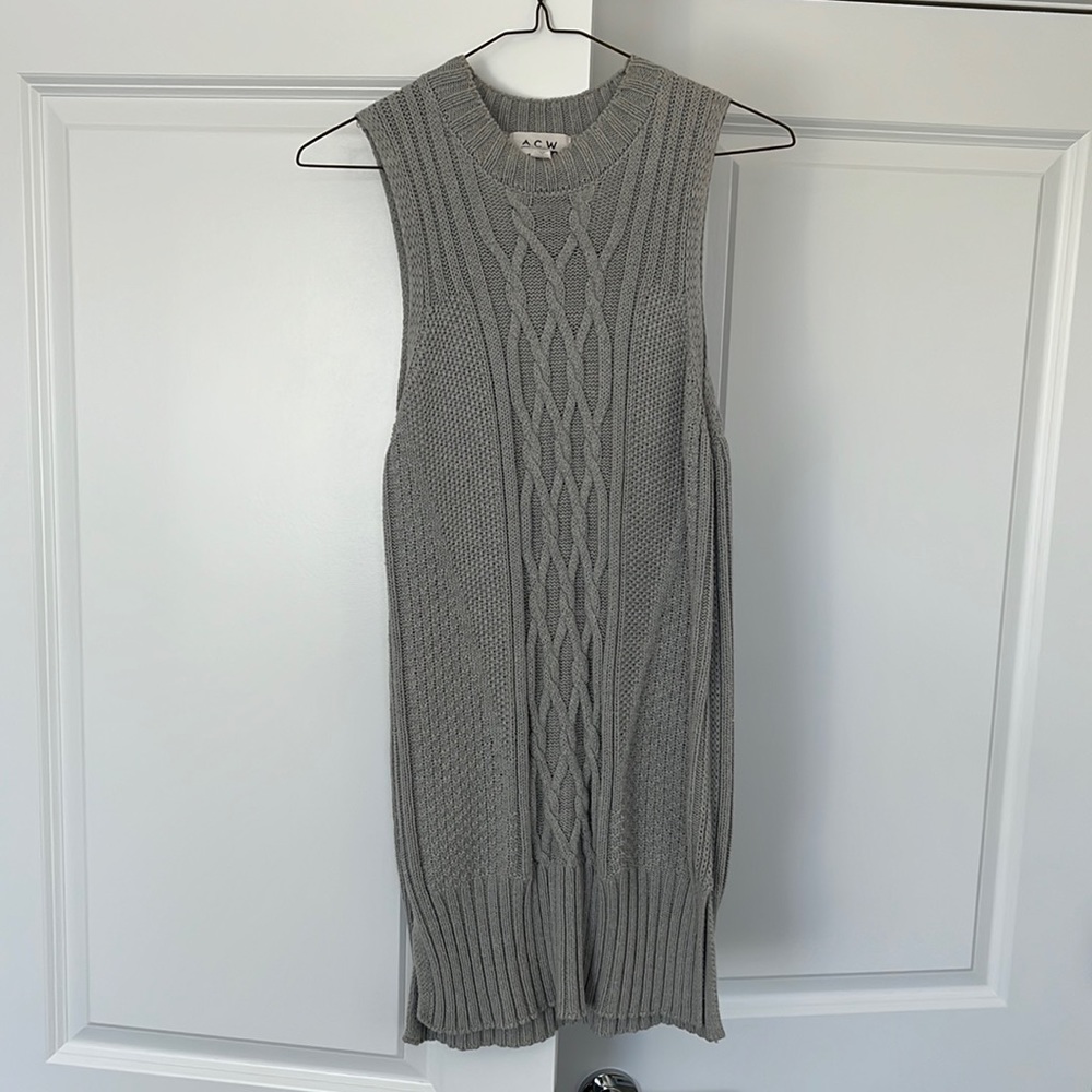 ARDÈNE SLEEVELESS CREW SWEATER